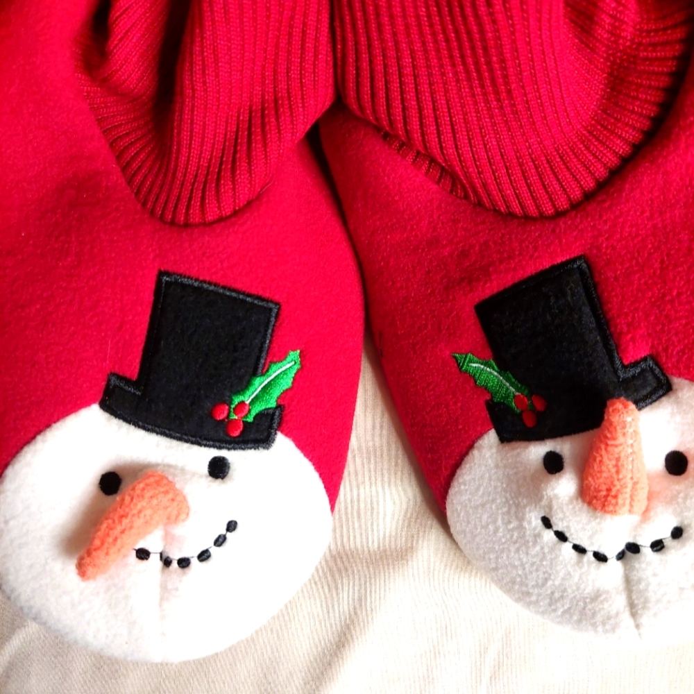 NWT GYMBOREE Snowman Slippers size 2-3 Salsa Color